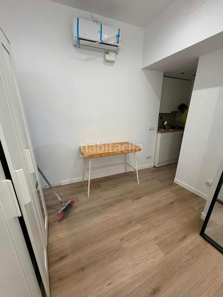 Foto 67231b51-a561-47e1-a808-4de50a24c5d0. Alquiler piso carrer de Sants, en Sants Barcelona