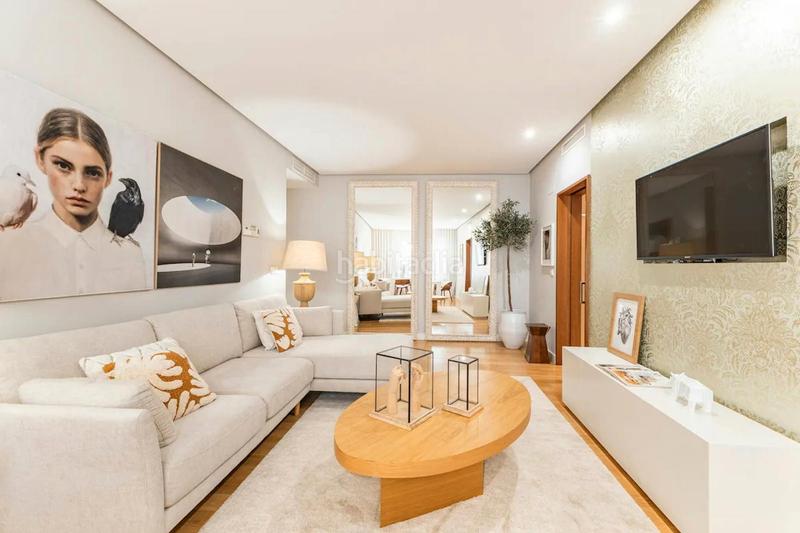 Foto 2c16e38b-de9c-42eb-9959-87f79e371893. Location appartement avec chauffage parking dans Nueva España Madrid