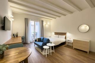 Rent Flat  N/a. Carrer de sant antoni abat, barcelona