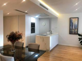 Miete Etagenwohnung  N/a. Calle de orense, madrid