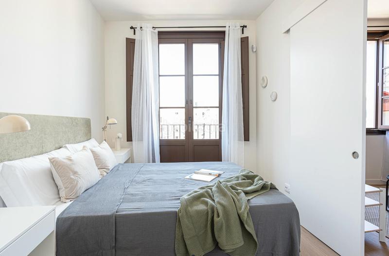 Foto 98dbf2e7-36ec-4952-b3d6-e08a72b1e660. Lloguer pis a Gòtic Barcelona