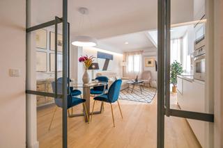 Rent Flat  N/a. Calle velarde, sevilla