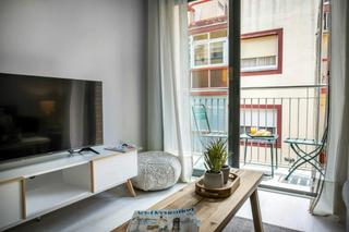 Rent Flat  N/a. Carrer de pujós, lhospitalet de llobregat