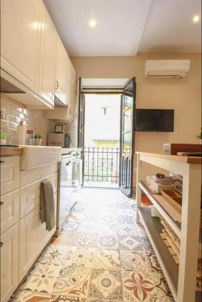 Foto f1dd12d2-1707-42b2-93d9-abec55b7e361. Rent flat with heating in San Bernardo Sevilla