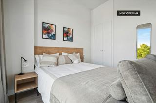 Miete Etagenwohnung  N/a. Calle de josé antonio rebolledo y palma, madrid