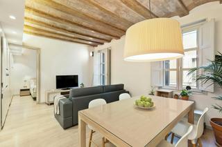 Location Appartement  N/a. Carrer del bisbe, barcelona