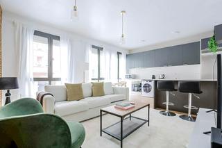 Location Appartement  N/a. Carrer de valència, barcelona