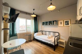 Rent Flat  N/a. Carrer del vallès, barcelona