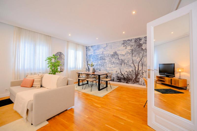 Foto 557102e5-d37d-4e90-a07a-de13b98666e5. Alquiler piso calle de alfonso xii, en Jerónimos Madrid