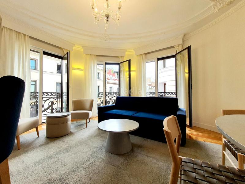 Foto ffc563a6-cef8-4ac3-a67b-772ab27132bf. Rent flat with heating parking in Cortes-Huertas Madrid