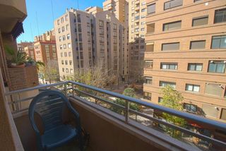 Miete Etagenwohnung  N/a. Carrer de polo y peyrolón, valencia