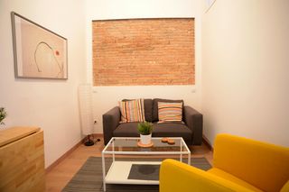 Rent Flat  N/a. Carrer de sant martí, barcelona