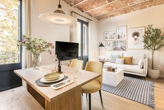 Rent Flat  N/a. Avinguda de gaudí, barcelona