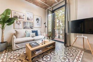 Rent Flat  N/a. Avinguda de gaudí, barcelona