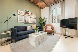 Miete Etagenwohnung  N/a. Carrer de la marina, barcelona