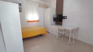 Rent Flat in Isla Chica. Estudio en isla chica