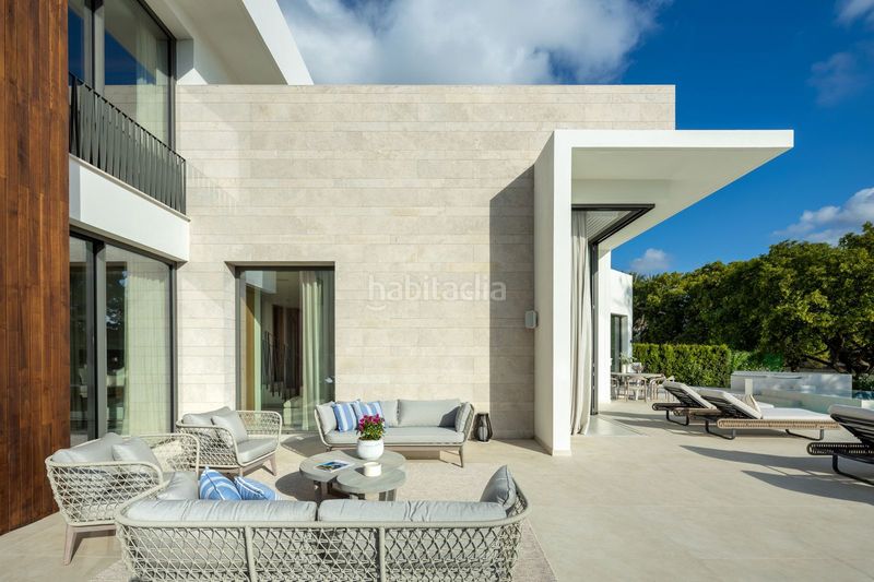 Foto f2a91520-9943-414e-a2a8-bb6d5a30dd74. Xalet amb aparcament piscina a Las Brisas Marbella