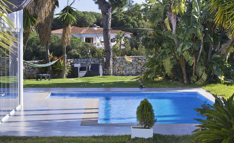 Foto 21024f9b-277f-4ee7-90ce-1e438e9b19e9. Xalet amb aparcament piscina a Santa María Marbella