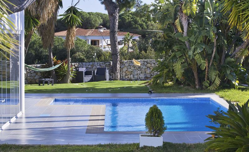 Foto 325cecb9-51f8-4590-bea4-e1bec8e0a98e. Xalet amb aparcament piscina a Santa María Marbella