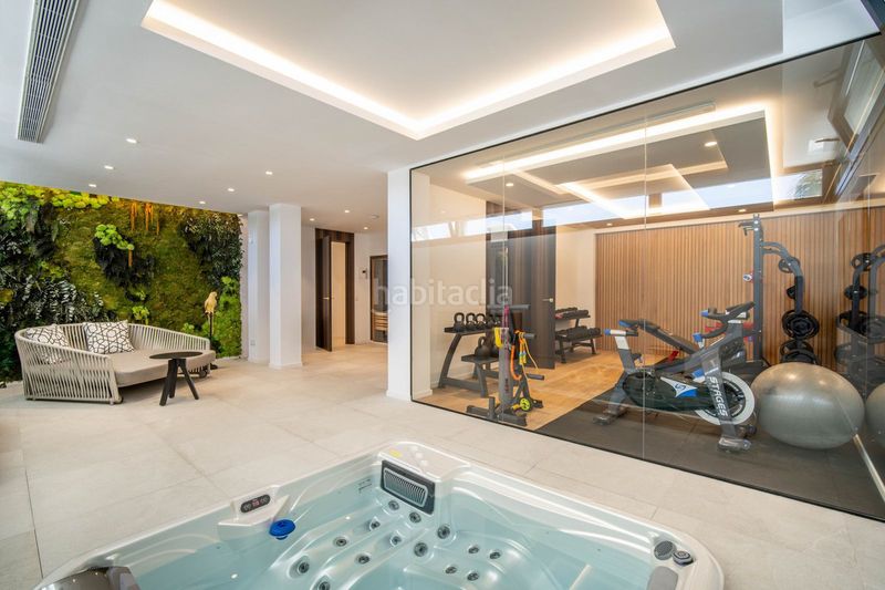 Foto 2a2e5952-2557-4596-b5ef-a09ed30c9a8b. Xalet amb aparcament piscina a Las Brisas Marbella