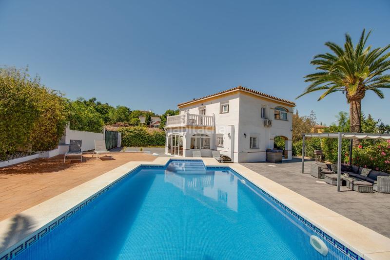 Foto e54e6fab-71da-4511-914c-80b772569673. Chalet con parcheggio piscina in Coín