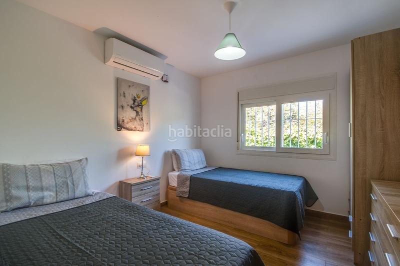 Foto e69debec-010c-42c5-ada5-3458bb13273e. Chalet con parcheggio piscina in Coín