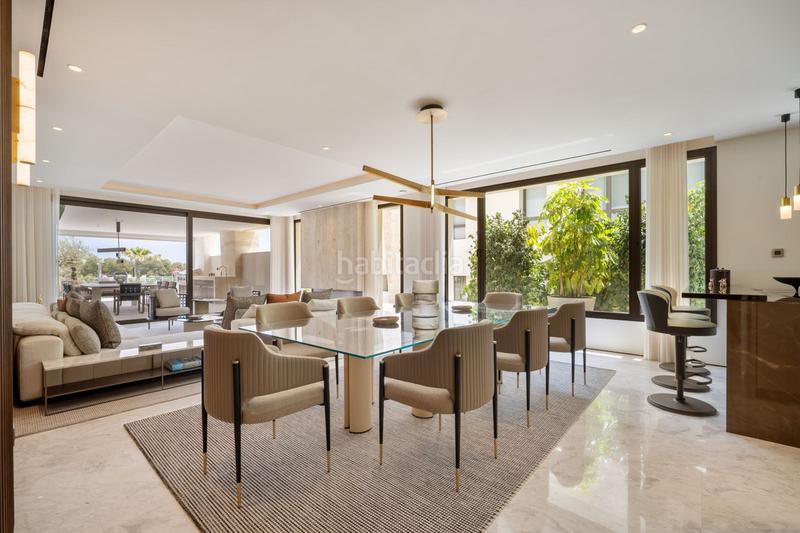 Foto e7eb3e8c-d808-4b46-869d-a8e714af02ae. Duplex with parking pool in Las Lomas de Río Verde Marbella