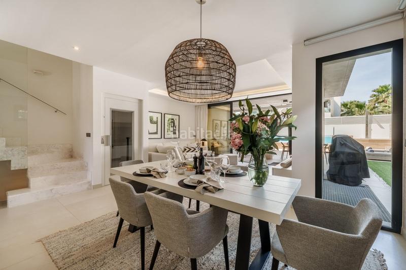 Foto 4f41bcfe-9402-40ea-9f75-a2660670c999. Casa a schiera con parcheggio piscina in Puerto Banús Marbella