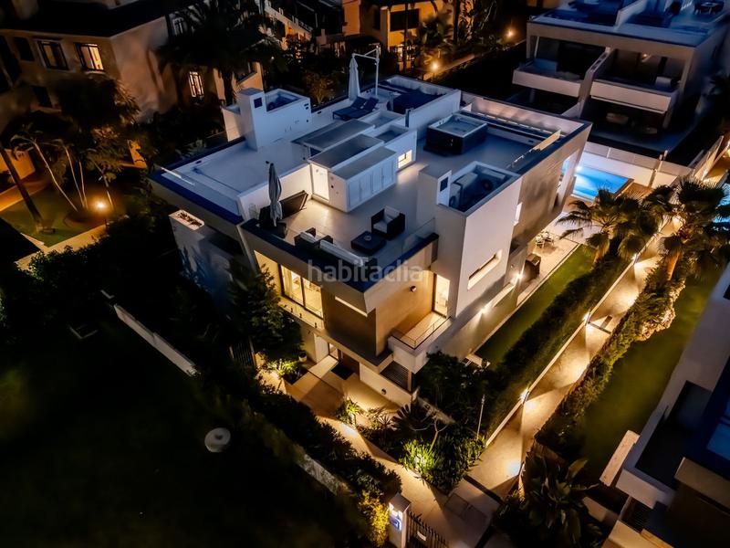 Foto 9e58eaf9-aad1-4031-8565-41f757bba633. Casa adosada en Puerto Banús Marbella