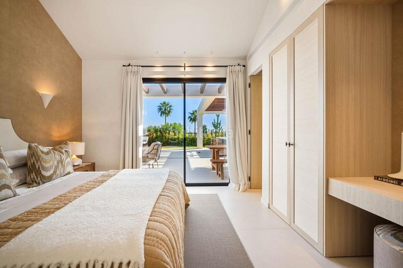 Foto c77b28de-8f6d-44f6-b144-6b3493840e89. Chalet en Las Brisas Marbella