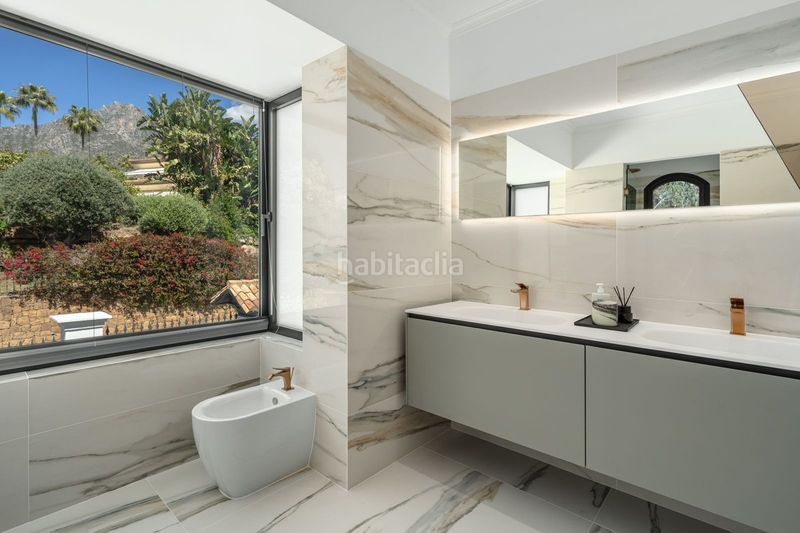 Foto 852d5940-49ad-4086-96b8-a73418858447. Xalet amb aparcament piscina a Sierra Blanca Marbella