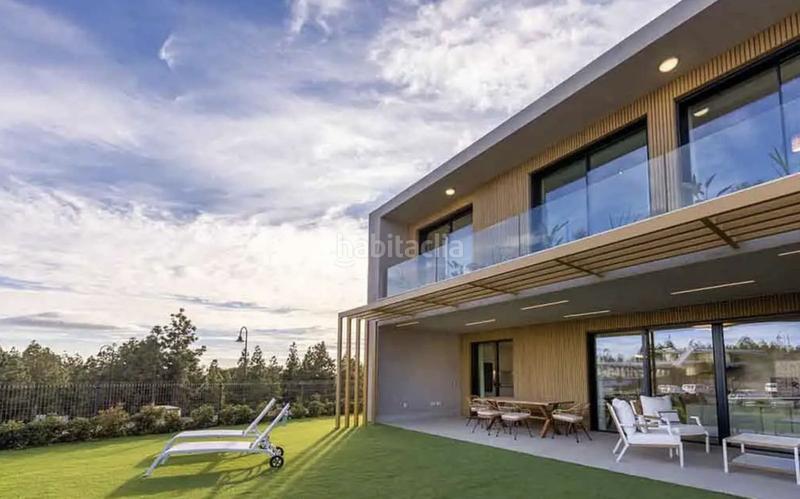 Foto eb92dd4a-48cf-425a-84cd-93c8a106913b. Casa a schiera con parcheggio piscina in El Faro de Calaburra - Chaparral Mijas