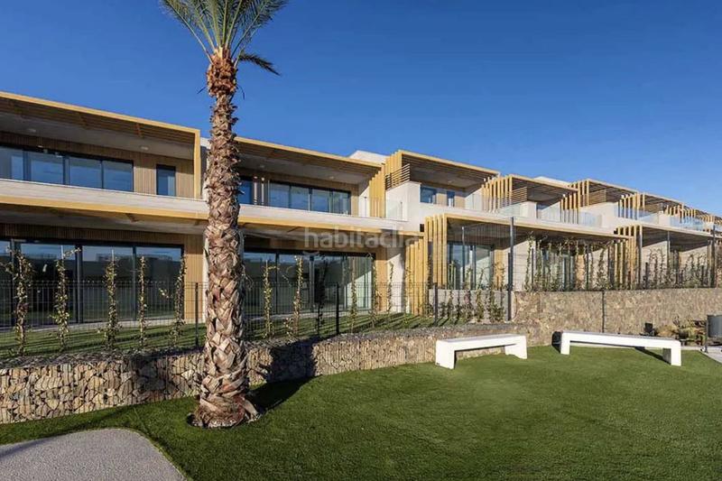 Foto e6b044f6-818d-45e4-8bbb-1fec572859fe. Semi detached house with parking pool in El Faro de Calaburra - Chaparral Mijas