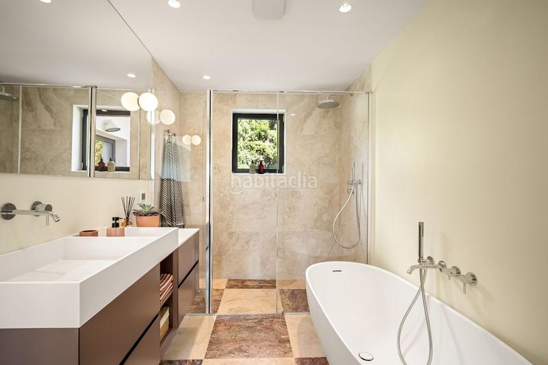 Foto 7465ccba-82e7-4dd4-8779-a4f441f54d6f. Chalet with parking pool in Los Naranjos Marbella