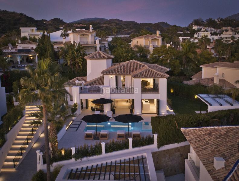 Foto 49efa53d-8a41-4524-a492-a88875097317. Chalet mit parking pool in Los Naranjos Marbella