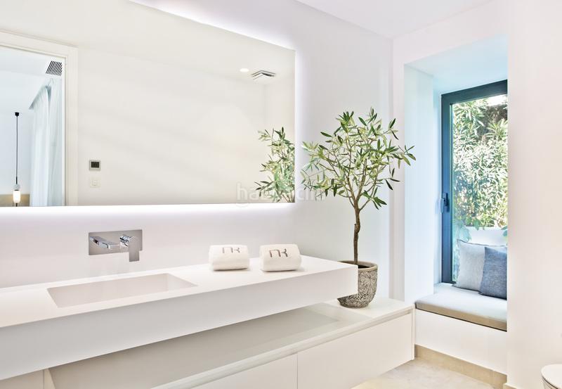 Foto 7b49e9ca-a46e-4967-8022-aca42e8b5bb4. Chalet mit parking pool in Los Naranjos Marbella