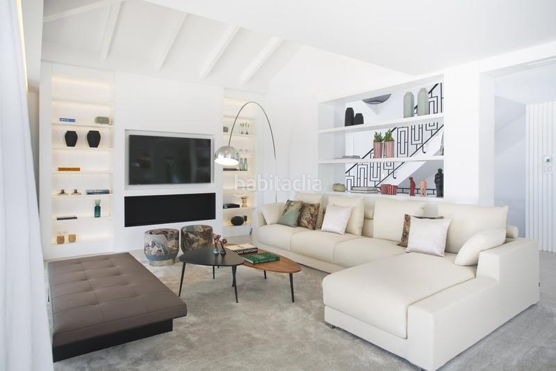 Foto 910c344a-8e26-49f7-8634-2ad5c12ee604. Chalet mit parking pool in Los Naranjos Marbella