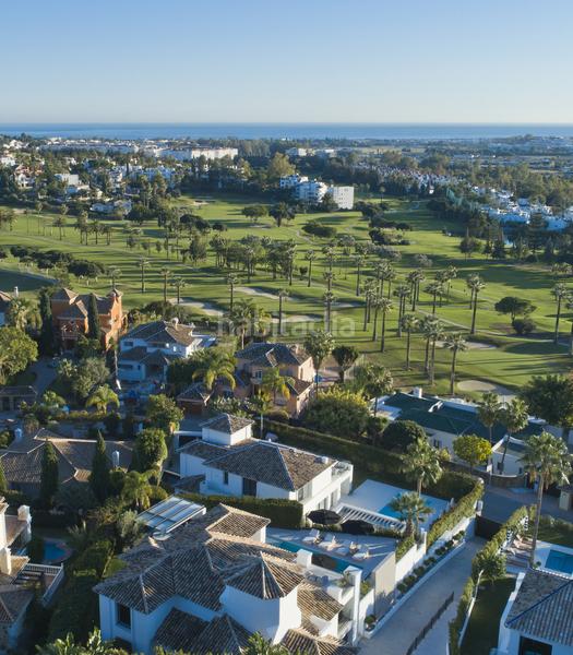 Foto 7a3d3c8f-4ade-4d41-8ba8-9364c364dd2e. Chalet en Los Naranjos Marbella