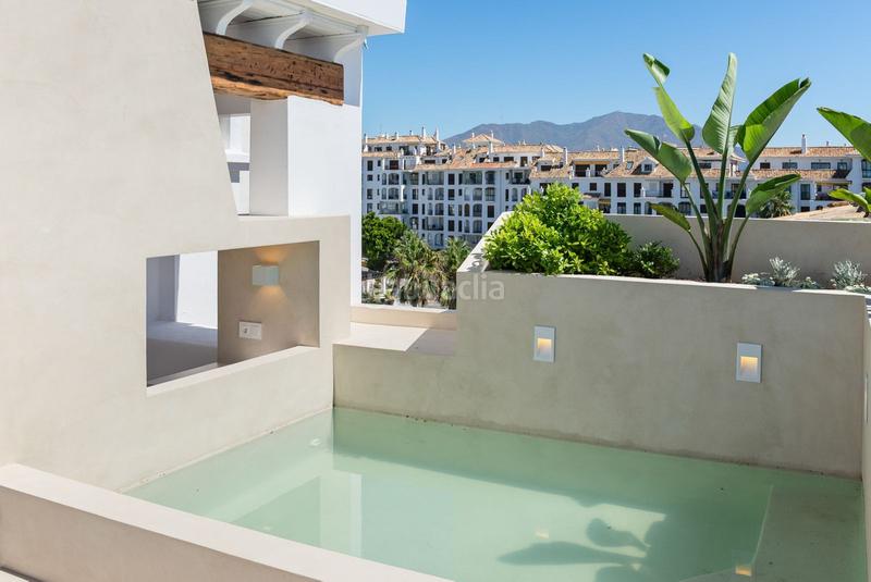 Foto b0d9b9e6-9a6f-4ca0-845f-879020752159. Piso en Puerto de la Duquesa Manilva