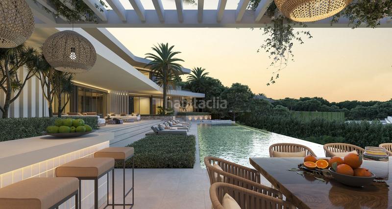 Foto 57596de8-6af8-412d-8cd2-3a09bd686bda. Chalet mit parking pool in Los Naranjos Marbella