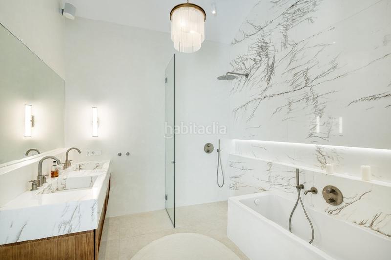 Foto a9fdceec-986f-4bd7-bd03-324257a2636c. Dúplex amb aparcament piscina a Sierra Blanca Marbella