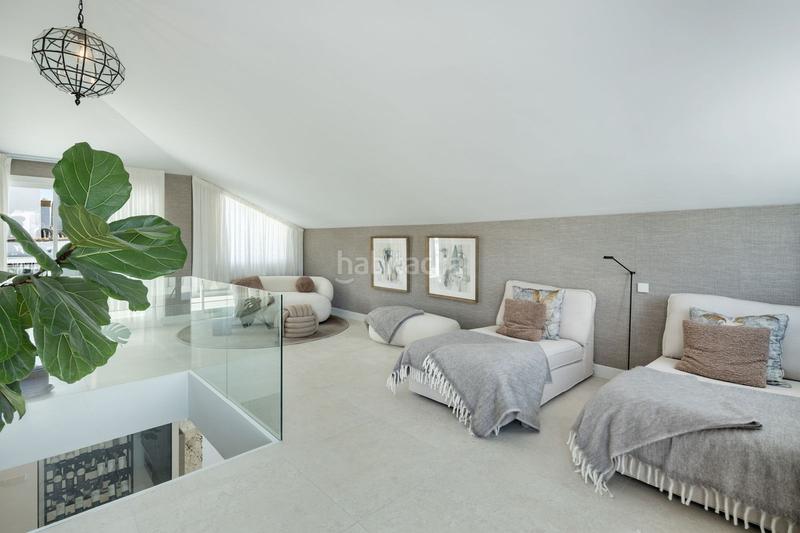 Foto babcda2a-aafa-47fe-833b-200583a21ac3. Dúplex amb aparcament piscina a Sierra Blanca Marbella