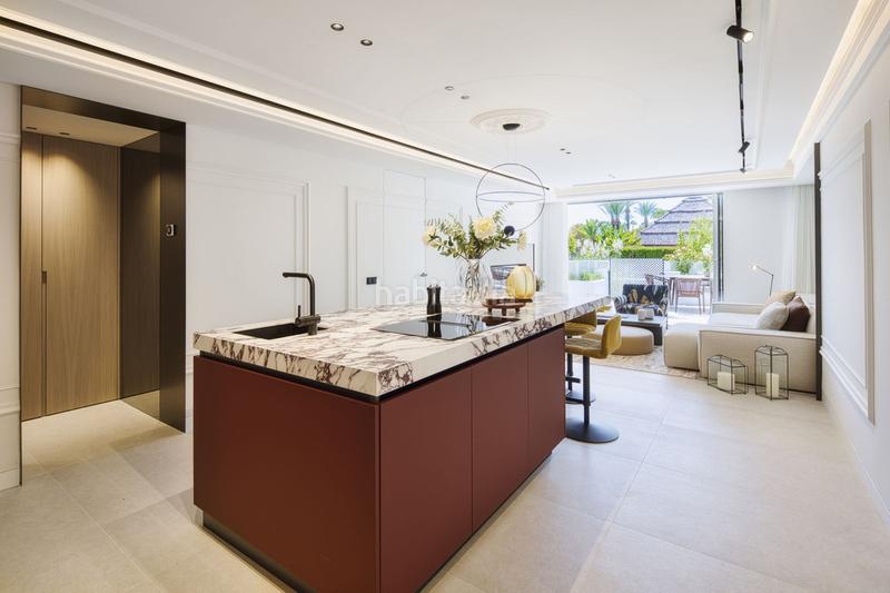 Foto d19ba58e-bee1-482f-b7b7-5553895e6809. Erdgeschoss mit parking pool in Puente Romano Marbella