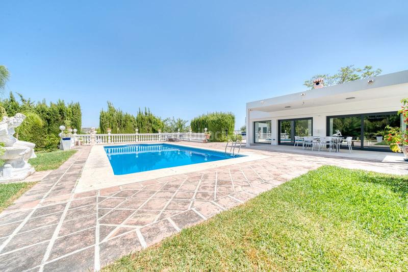 Foto e65de0e9-41b9-42ba-bf47-dd2ce24264d8. Chalet avec parking piscine dans Centro Alhaurín el Grande