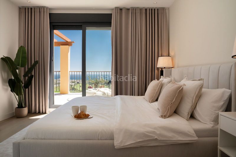 Foto ac521f7e-7404-4e21-a9c7-e2033970459a. Àtic amb aparcament piscina a El Paraíso Benahavís