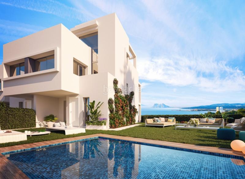 Foto 38b6a9d6-3105-450d-8489-234d44d38a64. Semi detached house with parking pool in Chullera Manilva