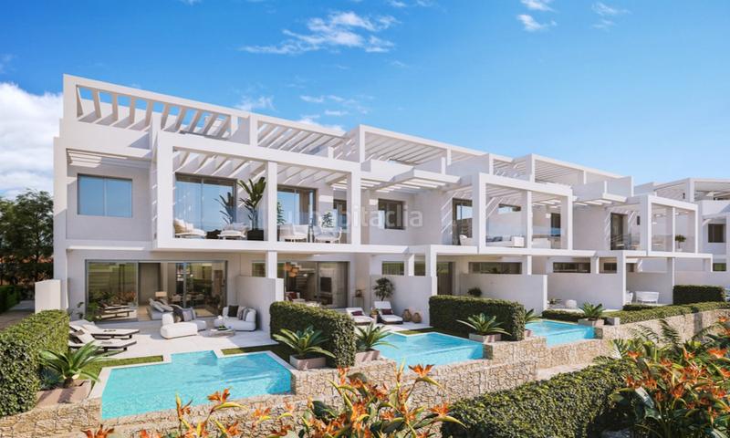 Foto 3c56a716-01f7-4d20-bbca-4ca8cd42c525. Semi detached house with parking pool in Chullera Manilva