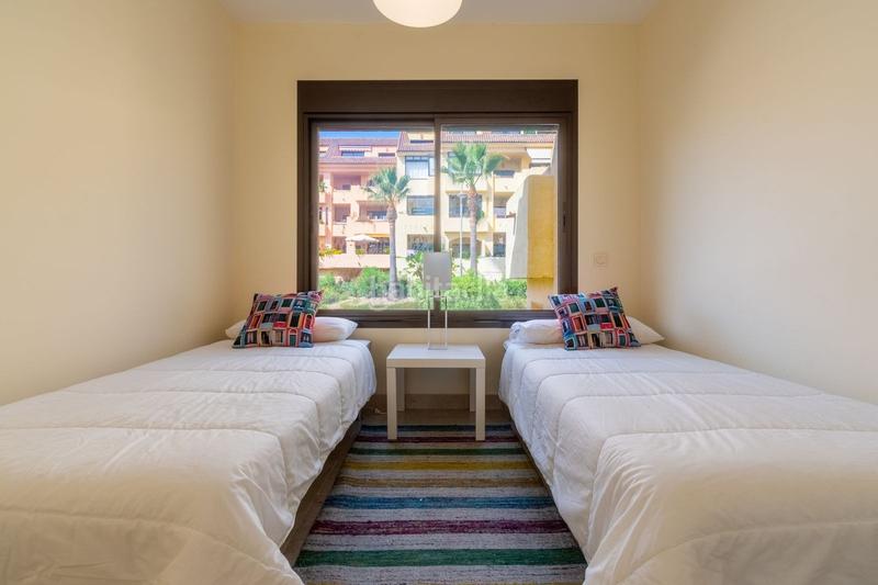 Foto 6b1396c8-b3e8-4322-bf8d-f4907684639e. Apartament amb aparcament piscina a La Duquesa Manilva