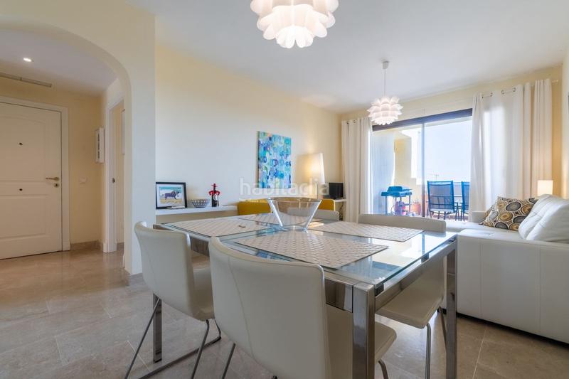 Foto 6d93da86-56a1-46b5-864a-f4c80dcd99d7. Apartament amb aparcament piscina a La Duquesa Manilva