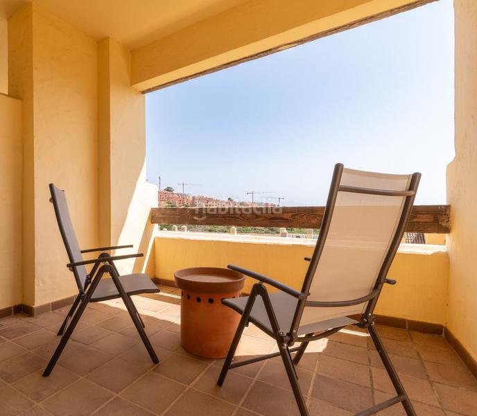 Foto 84d4d708-39a0-4d12-926b-8ed739ea2ad5. Apartament amb aparcament piscina a La Duquesa Manilva